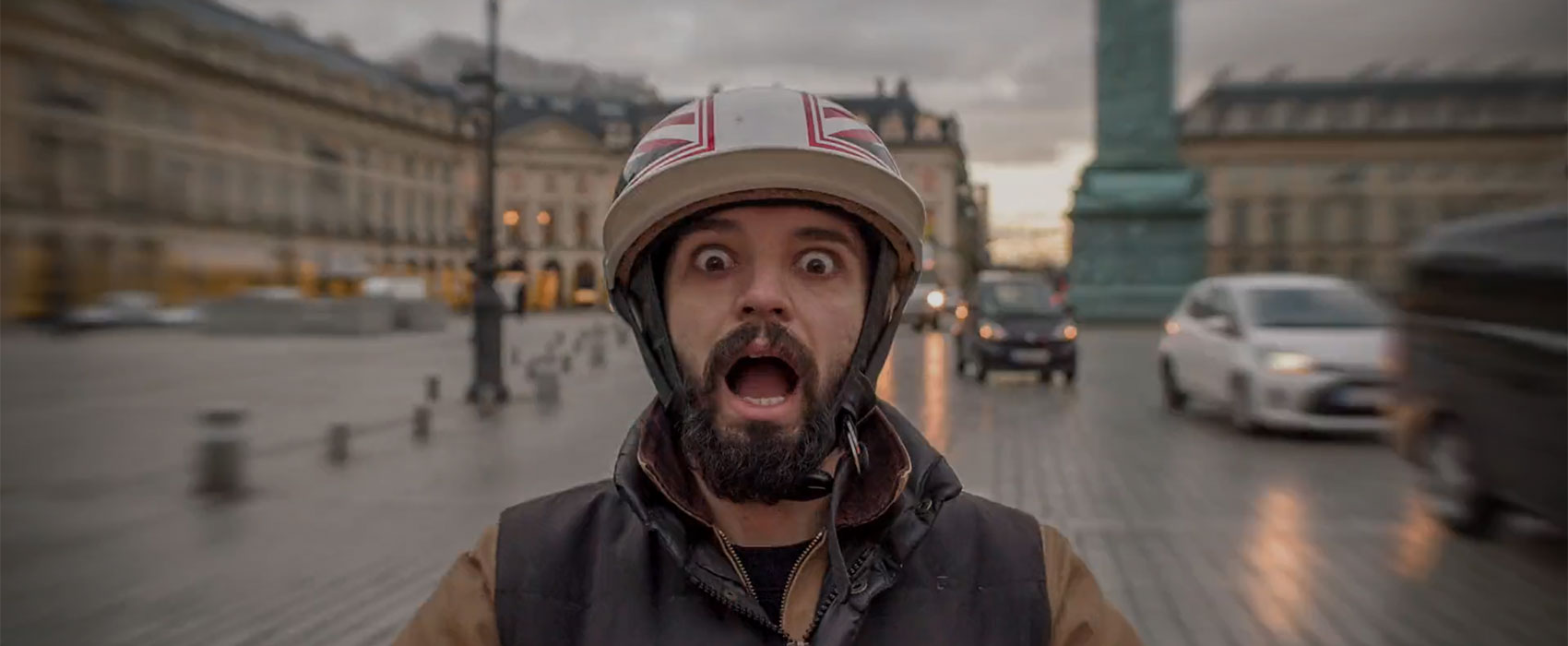 Victor sur un vélo