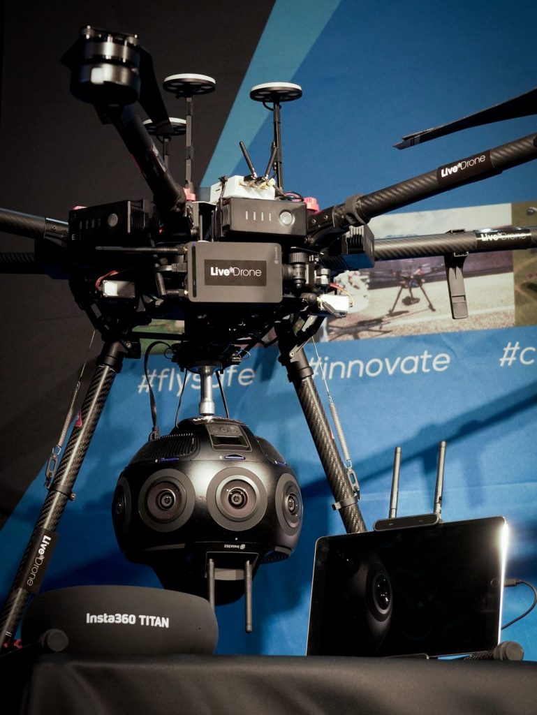 Drone porteur avec caméra insta 360 fixé dessous